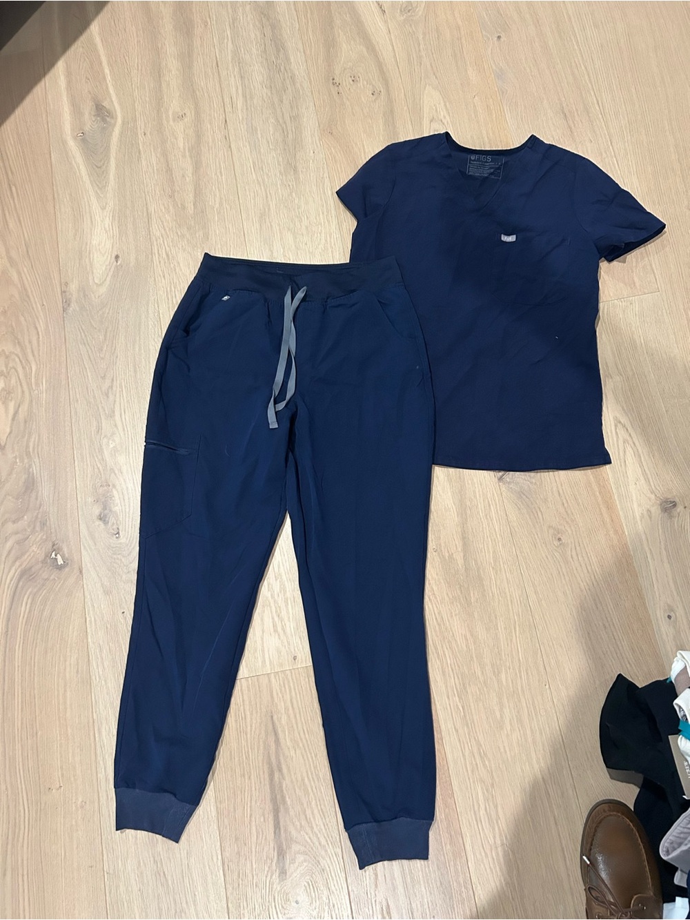 Figs Women's Navy Jogger Scrub Set